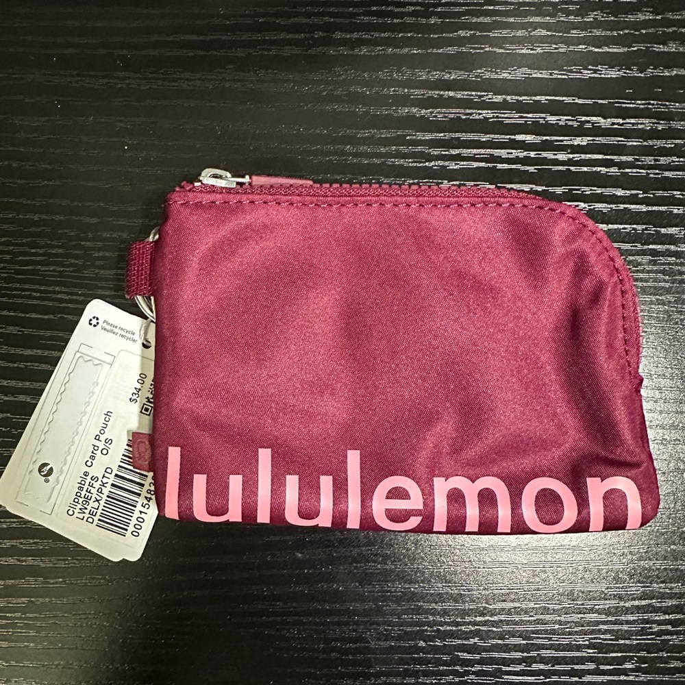 Lululemon Clippable card pouch